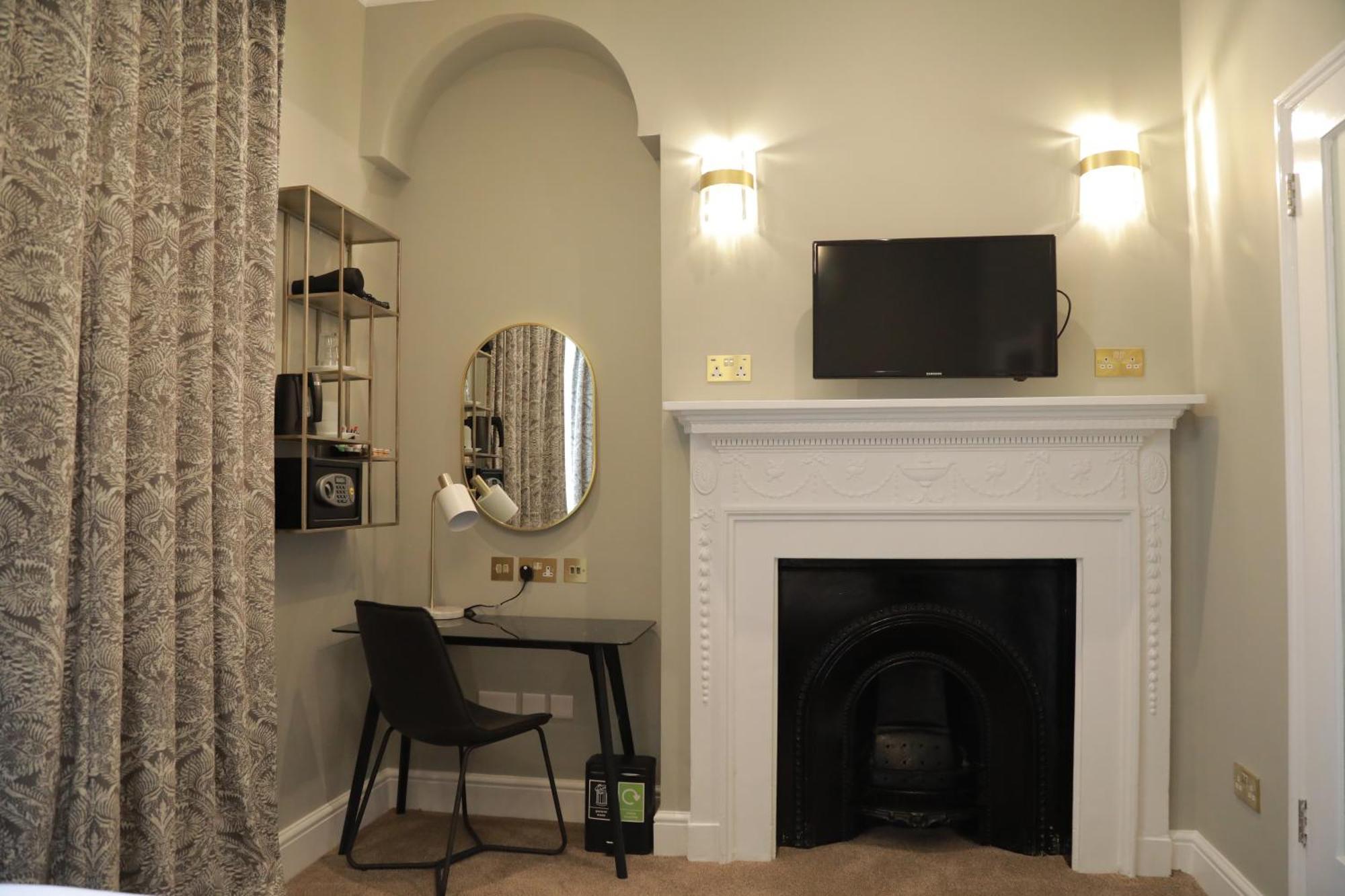 Bloomsbury Palace Hotel 4*